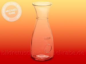 Nach der Bildretusche: Produkte aus Glas freistellen: Glaskaraffe mit Schatten