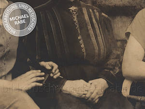 Nach der Bildretusche: Altes Familienfoto restaurieren