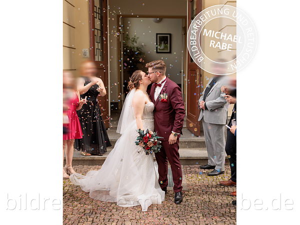 Vor der Bildretusche: Hochzeitsfoto: Hochzeitsgäste entfernen lassen