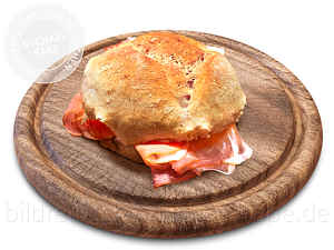 Nach der Bildretusche: Food-Retusche: Schinkenbrötchen lecker retuschieren Nach der Bildretusche: Food-Retusche: Schinkenbrötchen lecker retuschieren