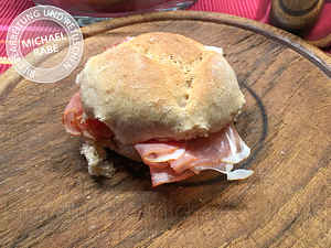 Vor der Bildretusche: Food-Retusche: Schinkenbrötchen lecker retuschieren Vor der Bildretusche: Food-Retusche: Schinkenbrötchen lecker retuschieren
